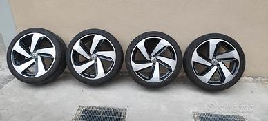 Cerchi con pneumatici R18