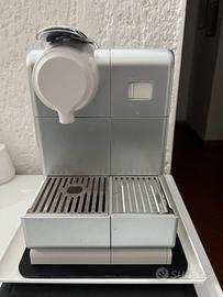 Macchina caffè espresso a capsule De Longhi