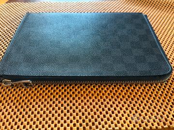 Pochette louis vuitton