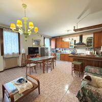 4 LOCALI A PIOMBINO DESE