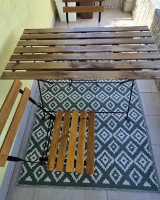 Tavolo e sedie da giardino