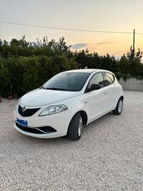 Lancia y come nuova