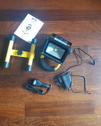 Lampada a led da lavoro / auto , ricaricabile