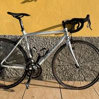 Bicicletta da corsa con telaio alluminio Scott