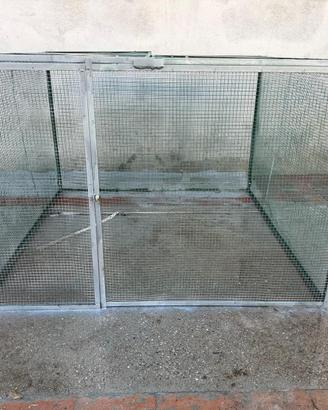 Voliera uccelli polli galline pappagalli