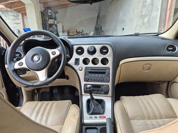 Alfa 159 jtdm 150 cv  anno 2006 modello distintive