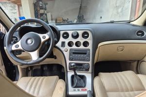 Alfa 159 jtdm 150 cv  anno 2006 modello distintive