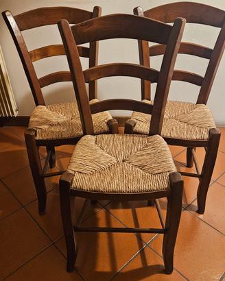 Sedie impagliate in legno massiccio