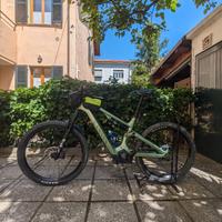 E-bike Canyon spectral on CF 8