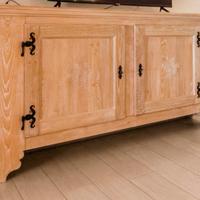 Madia/Credenza