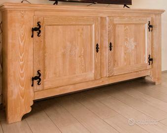 Madia/Credenza