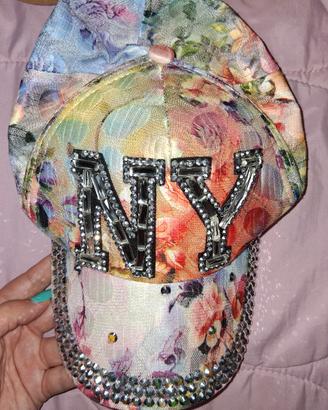 cappello visiera NY Floreale con strass 