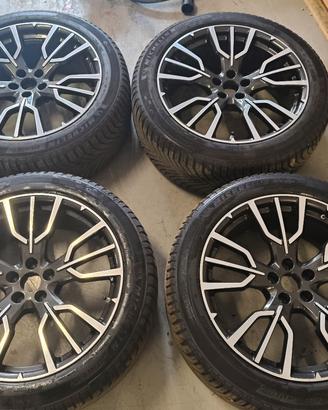 cerchi originali Maserati 20' con  gomme termiche 