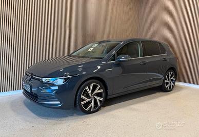 Volkswagen Golf 8 2.0 TDI 150 CV DSG Style / IVA
