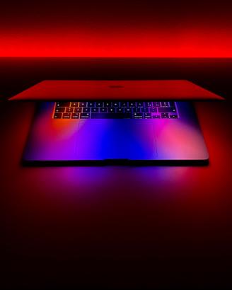 MacBook Pro 16” i7 16GB RAM 512GB SSD