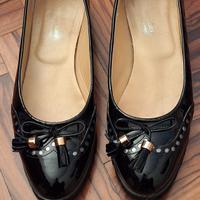 Ballerine in vernice con nappine