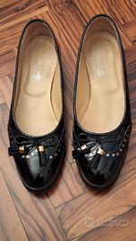 Ballerine in vernice con nappine