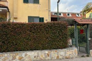Villa di 290 m² con più di 5 locali a Giugliano in