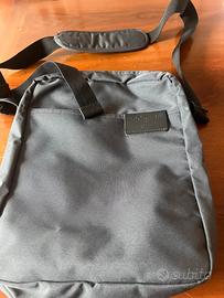Borsa nera a tracolla DOCKERS