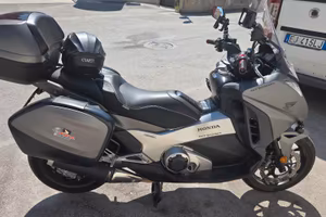Honda integra 750