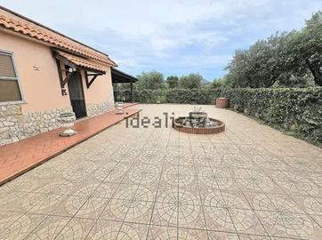 Villa via Croce di San Silviano