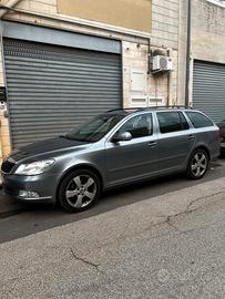 SKODA Octavia 1.6 TDI CR F.AP. Wagon Elegance