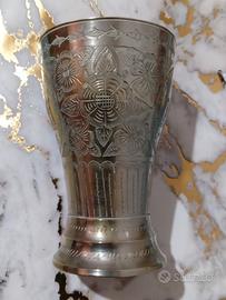 Coppa in metallo artigianato orientale.