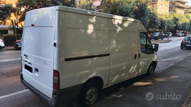 Furgone Ford Transit passo medio, 2011, 230 000 km