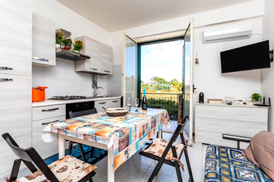 A Fondachello a 50 metri dal mare