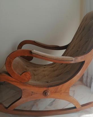 Dondolo in legno