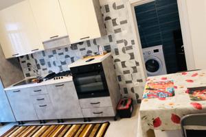 Tri locale a lavoratore