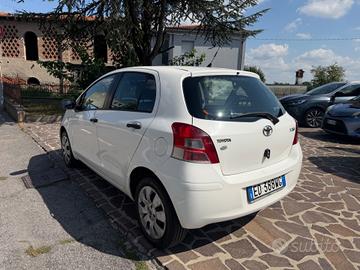 Toyota Yaris 1.0 5 porte Sol