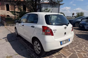Toyota Yaris 1.0 5 porte Sol