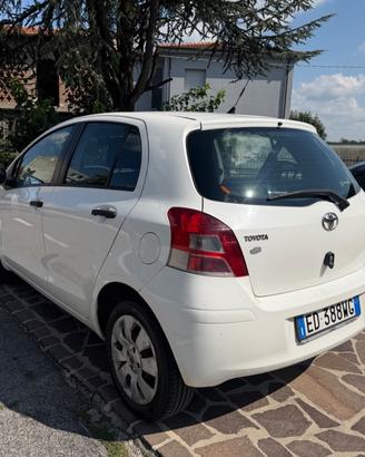 Toyota Yaris 1.0 5 porte Sol