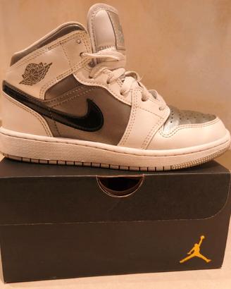 Scarpe Nike Jordan  unisex euro 35