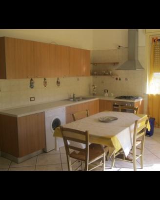 Cucina seminuova con accessori