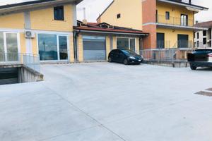 Locale commerciale nei pressi delle scuole