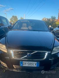 AUTO VOLVO V50