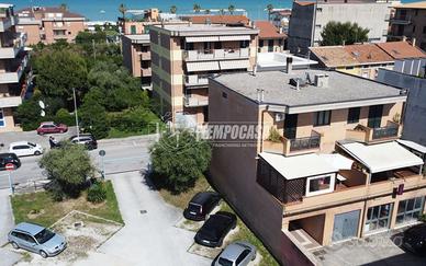APPARTAMENTO IN CENTRO CON GARAGE E POSTO AUTO!