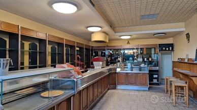 Edificio bar-ristorante-affittacamere