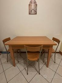 Tavolo con 4 sedie