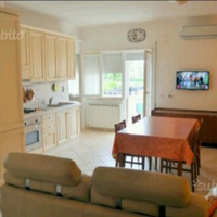 A soli 150 metri dal mare