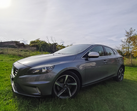 Volvo v40 R- DESIGN