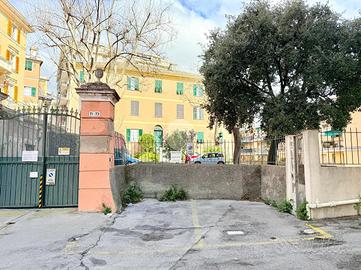 CASA SEMINDIPENDENTE A GENOVA