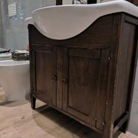 Arredo bagno arte povera base lavabo specchio