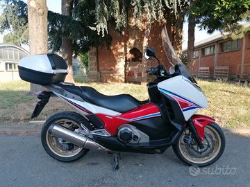 Honda Integra 750 S HRC - Tagliandata - Gommata