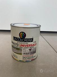 Smalto bianco universale (legno, ferro, infissi…)