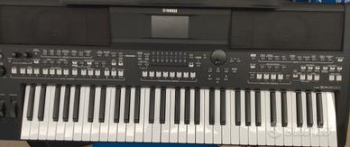 Yamaha PSR SX 600