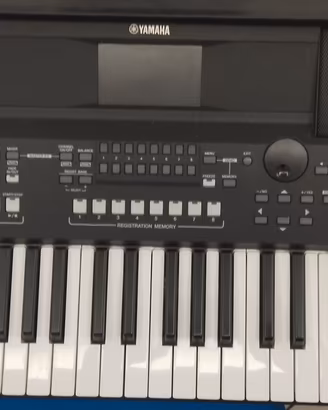 Yamaha PSR SX 600