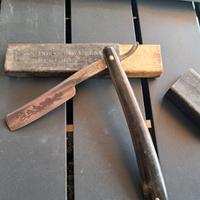 Antico rasoio inglese 